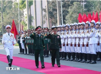  Lao Defence Minister pays official visit to Vietnam